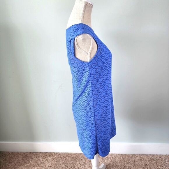 A BYER WOMEN'S BLUE LACE EMBROIDERED SHIFT DRESS OVER CAMI SIZE 8 - Picture 2 of 5